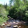 <p align=left>Une des nombreuses rivières à l'eau cristalline